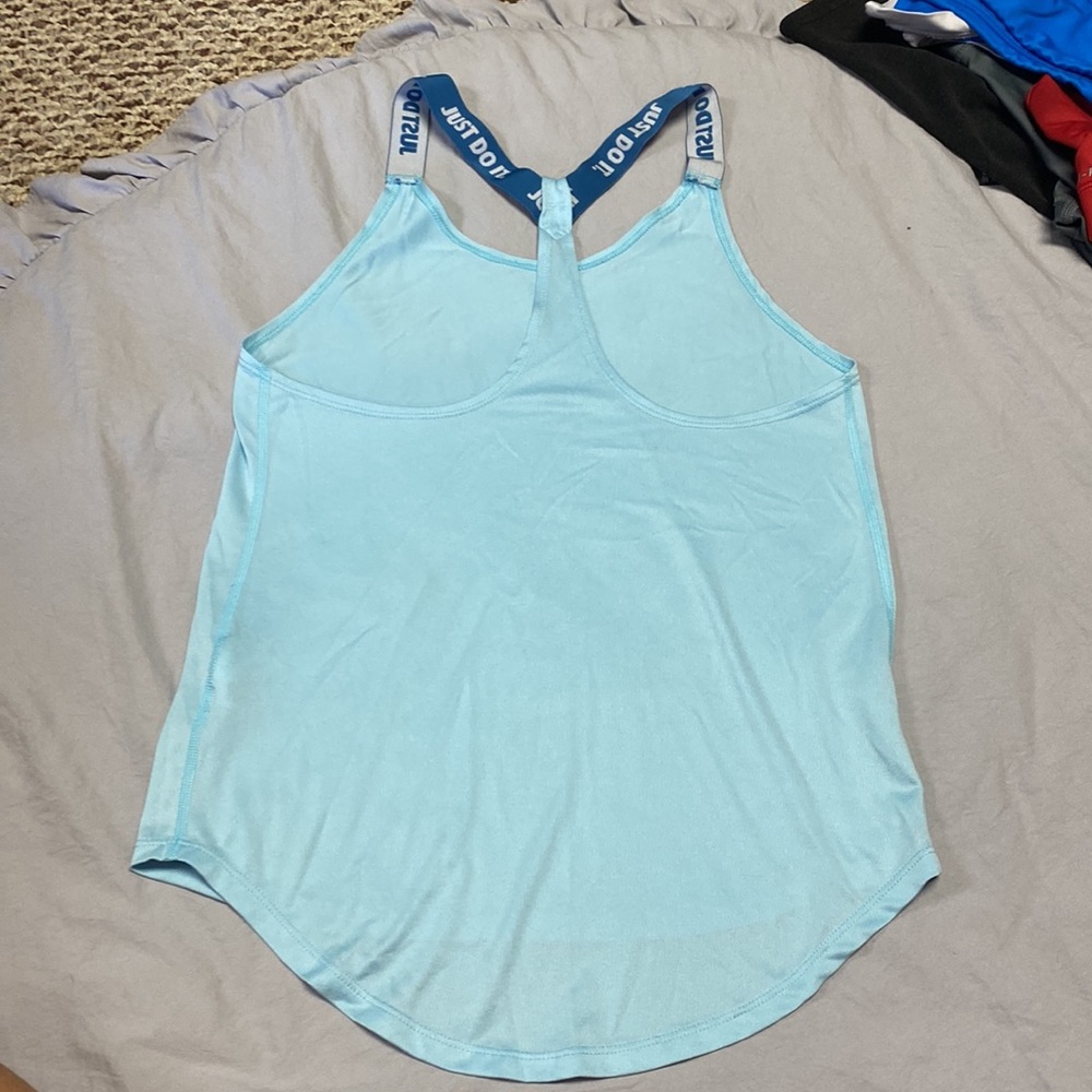 Nike - Picture 5 of 8